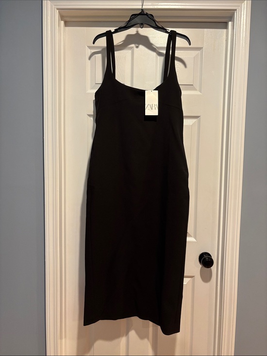 Zara Dresses & Skirts - Zara Black Sleeveless Square-Neck Midi Dress